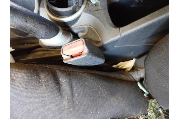 Recambio de anclaje cinturon delantero izquierdo para toyota verso (aur2/zgr2) 2.0 d-4d referencia OEM IAM 732300F040B0  