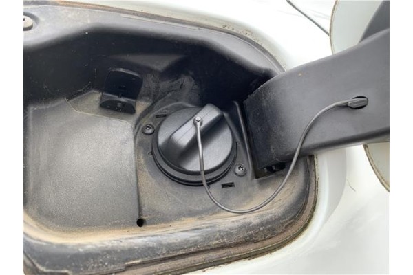 Recambio de tapon combustible para renault clio iii 1.5 dci (c/br1g) referencia OEM IAM 7700431898  