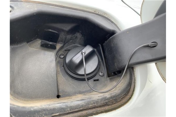 Recambio de tapon combustible para renault clio iii 1.5 dci (c/br1g) referencia OEM IAM 7700431898  