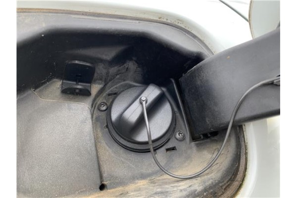 Recambio de tapon combustible para renault clio iii 1.5 dci (c/br1g) referencia OEM IAM 7700431898  