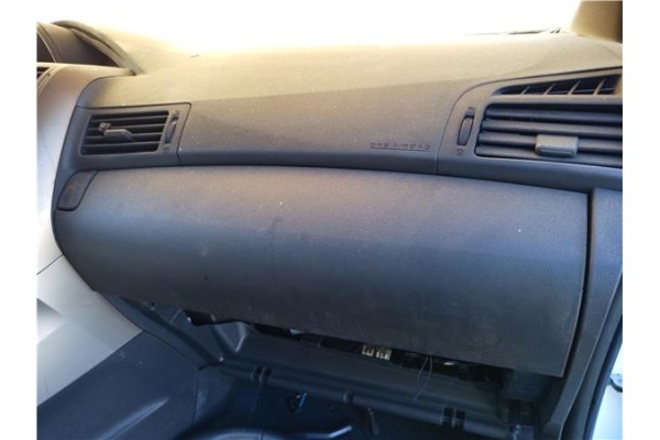 Recambio de guantera salpicadero para toyota verso (aur2/zgr2) 2.0 d-4d referencia OEM IAM 555010F040B0  
