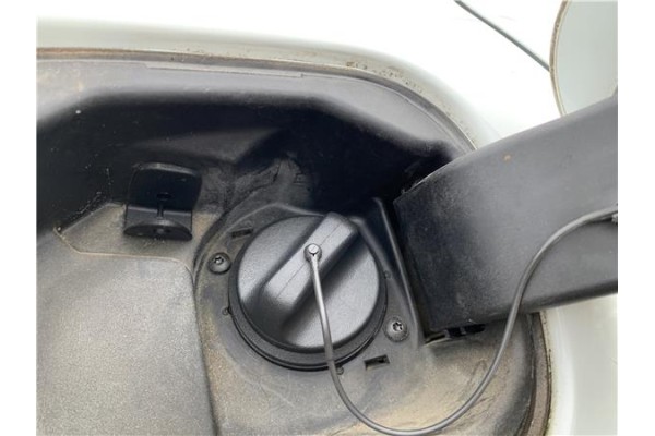 Recambio de tapon combustible para renault clio iii 1.5 dci (c/br1g) referencia OEM IAM 7700431898  