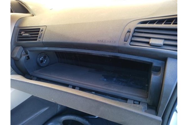 Recambio de guantera salpicadero para toyota verso (aur2/zgr2) 2.0 d-4d referencia OEM IAM 555010F040B0  