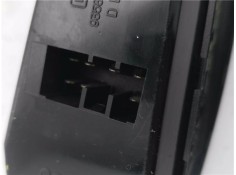 Recambio de mando elevalunas delantero derecho para hyundai coupe (j2) 2.0 referencia OEM IAM 9358027000  