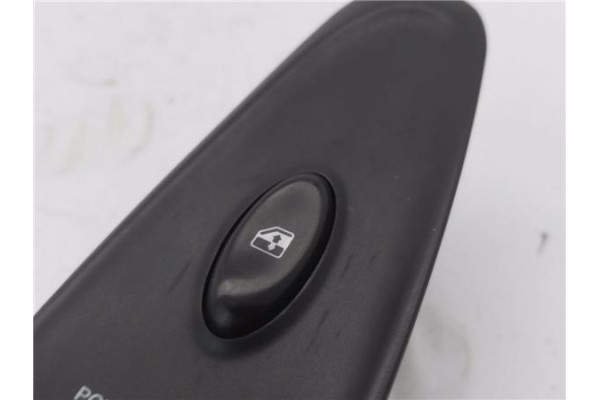 Recambio de mando elevalunas delantero derecho para hyundai coupe (j2) 2.0 referencia OEM IAM 9358027000  