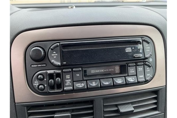 Recambio de autoradio para jeep grand cherokee (wj/wg) 2.7 crd laredo referencia OEM IAM 5064385AD  