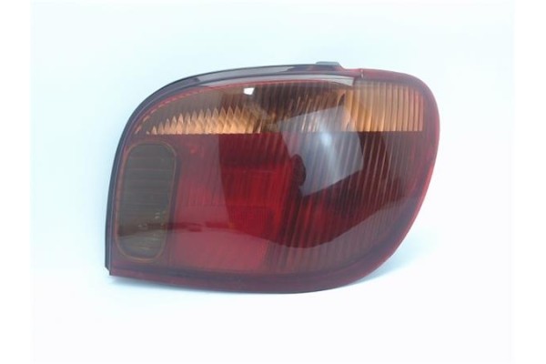 Recambio de piloto trasero derecho para toyota yaris (ksp9/scp9/nlp9) 1.4 d-4d referencia OEM IAM 815530D070 815510D070 815510D0