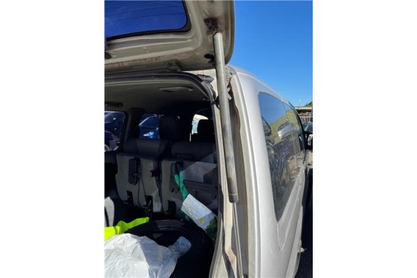 Recambio de amortiguador porton para hyundai h-1 furgón 2.5 crdi referencia OEM IAM 817804A040 817904A040 