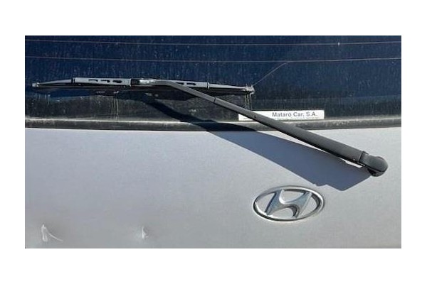 Recambio de brazo limpiaparabrisas trasero para hyundai h-1 furgón 2.5 crdi referencia OEM IAM 988104A001 9836002000 
