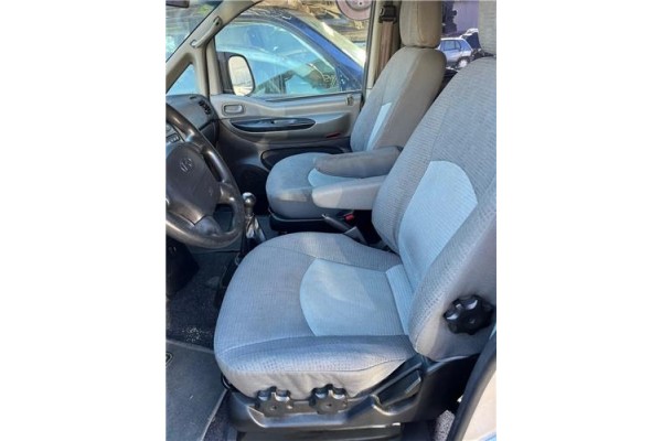 Recambio de juego asientos para hyundai h-1 furgón 2.5 crdi referencia OEM IAM 880134A170 880144A020 