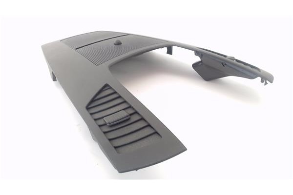 Recambio de rejilla entrada de aire para opel zafira 1.7 cdti referencia OEM IAM 13150253 331985437 