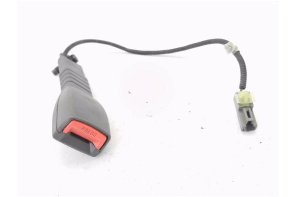 Recambio de anclaje cinturon delantero izquierdo para kia rio (jb) 1.4 16v referencia OEM IAM 888301G000XI  