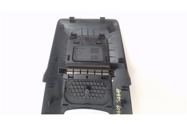 Recambio de rejilla entrada de aire para opel zafira 1.7 cdti referencia OEM IAM 13150253 331985437 