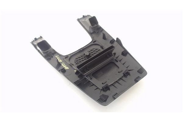 Recambio de rejilla entrada de aire para opel zafira 1.7 cdti referencia OEM IAM 13150253 331985437 