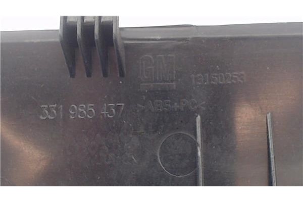 Recambio de rejilla entrada de aire para opel zafira 1.7 cdti referencia OEM IAM 13150253 331985437 