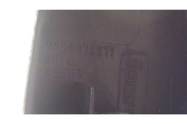 Recambio de embellecedor columna direccion para peugeot 207 1.4 referencia OEM IAM 9654374377  