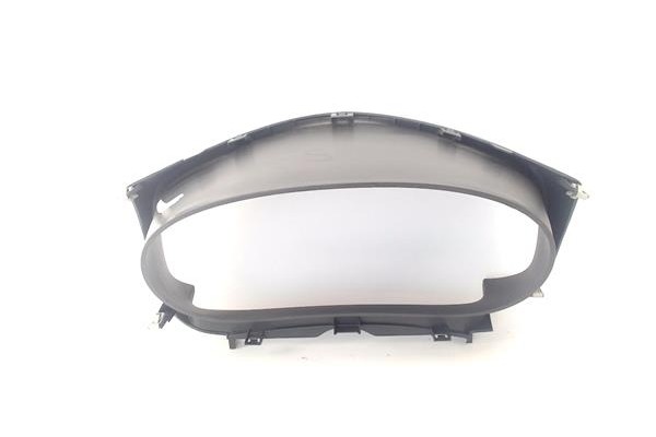 Recambio de embellecedor cuadro instrumentos para dacia sandero ii 1.2 ambiance referencia OEM IAM 682408103R  