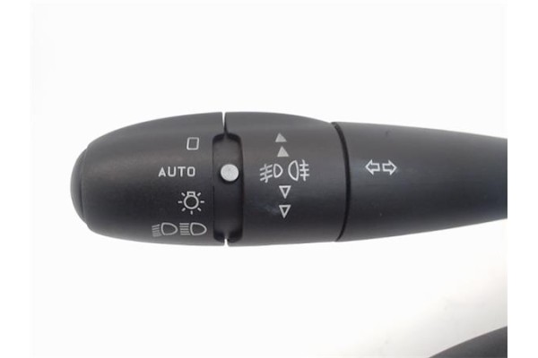 Recambio de mando intermitencia para peugeot 207 1.6 hdi referencia OEM IAM 96630718XT  
