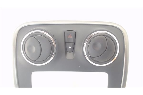 Recambio de embellecedor consola central para dacia sandero ii 1.2 ambiance referencia OEM IAM 682608729R 1247213X 