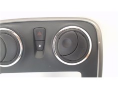 Recambio de embellecedor consola central para dacia sandero ii 1.2 ambiance referencia OEM IAM 682608729R 1247213X 