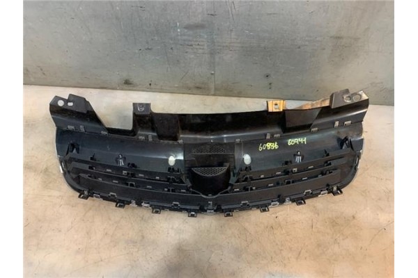 Recambio de rejilla capo para opel zafira 1.7 cdti referencia OEM IAM 13247331  