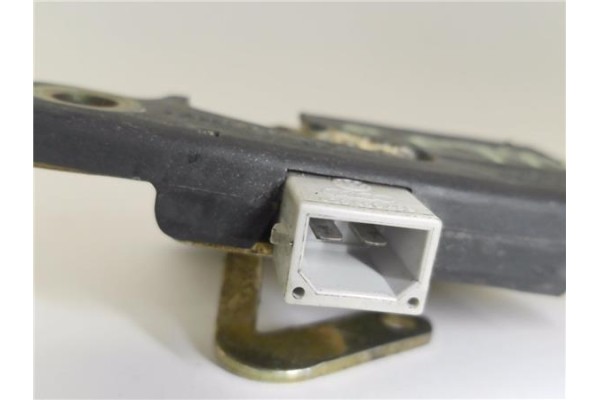 Recambio de cerradura porton para seat toledo (1m2) 1.9 tdi referencia OEM IAM 3D5827505D  