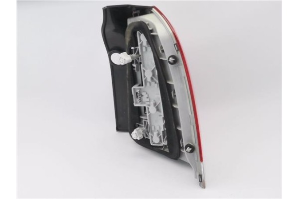 Recambio de piloto trasero izquierdo para opel zafira 1.7 cdti referencia OEM IAM 13349825  