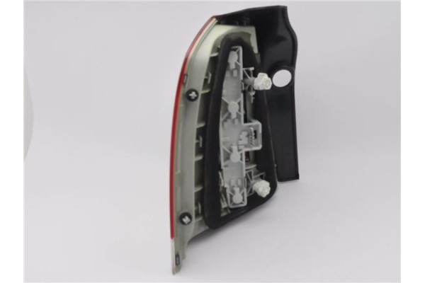 Recambio de piloto trasero derecho para opel zafira 1.7 cdti referencia OEM IAM 13349826  