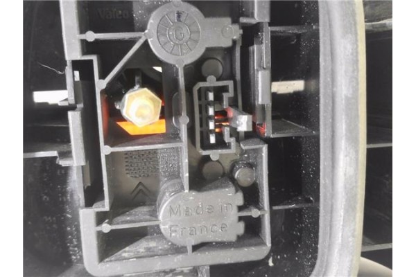 Recambio de piloto trasero izquierdo para citroen xantia berlina 3.0 v6 activa referencia OEM IAM 2223GL  