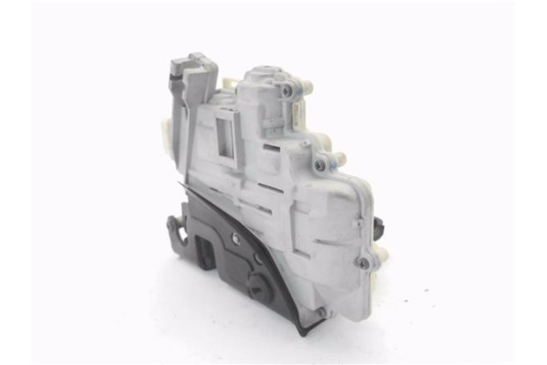 Recambio de cierre electromagnetico trasero derecho para audi a3 sportback (8pa) 2.0 tdi ambiente referencia OEM IAM 4F0839016  