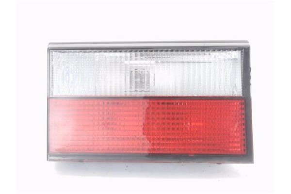 Recambio de piloto porton trasero izquierdo para citroen xantia berlina 3.0 v6 activa referencia OEM IAM 2224G  