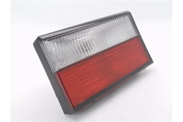 Recambio de piloto porton trasero izquierdo para citroen xantia berlina 3.0 v6 activa referencia OEM IAM 2224G  