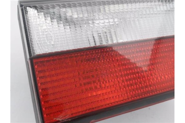 Recambio de piloto porton trasero izquierdo para citroen xantia berlina 3.0 v6 activa referencia OEM IAM 2224G  