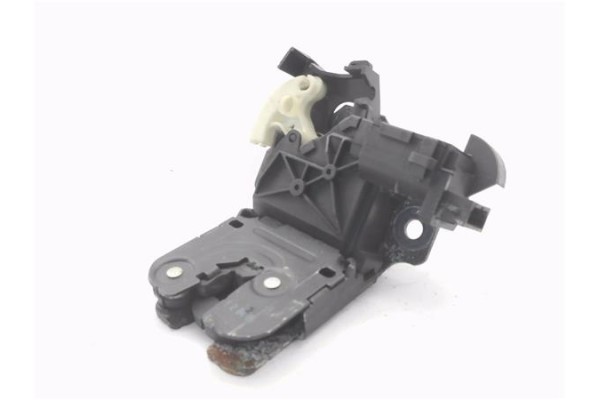 Recambio de cerradura porton para audi a3 sportback (8pa) 2.0 tdi ambiente referencia OEM IAM 8P4827505B  