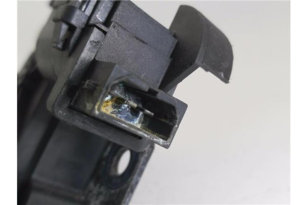 Recambio de cerradura porton para audi a3 sportback (8pa) 2.0 tdi ambiente referencia OEM IAM 8P4827505B  