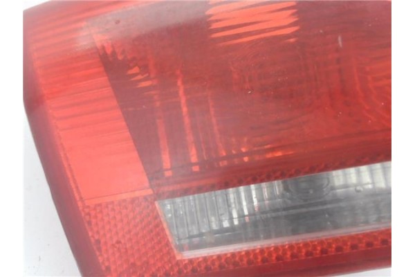 Recambio de piloto porton trasero izquierdo para audi a3 sportback (8pa) 2.0 tdi ambiente referencia OEM IAM 8P4945093R  