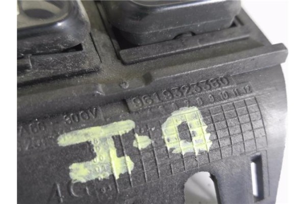 Recambio de mando elevalunas delantero izquierdo para citroen xantia berlina 3.0 v6 activa referencia OEM IAM 9619323380  