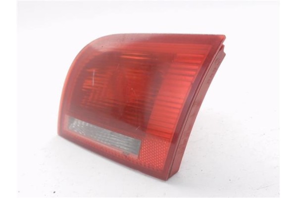 Recambio de piloto porton trasero derecho para audi a3 sportback (8pa) 2.0 tdi ambiente referencia OEM IAM 8P4945094B  