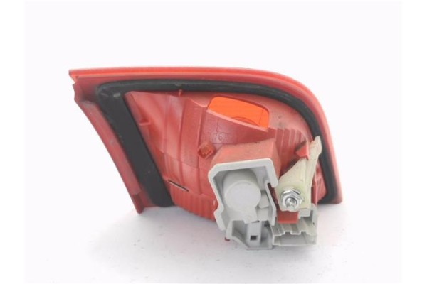 Recambio de piloto porton trasero derecho para audi a3 sportback (8pa) 2.0 tdi ambiente referencia OEM IAM 8P4945094B  