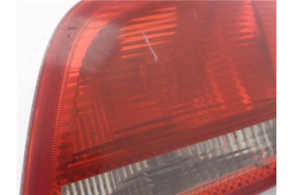 Recambio de piloto porton trasero derecho para audi a3 sportback (8pa) 2.0 tdi ambiente referencia OEM IAM 8P4945094B  