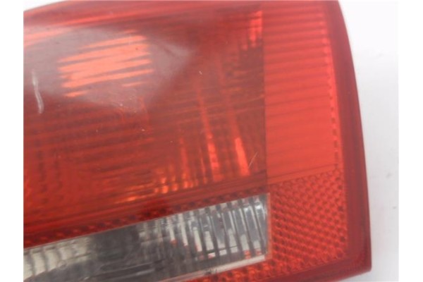 Recambio de piloto porton trasero derecho para audi a3 sportback (8pa) 2.0 tdi ambiente referencia OEM IAM 8P4945094B  