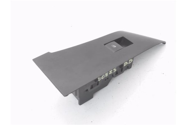 Recambio de mando elevalunas delantero derecho para opel astra j berlina 5p 1.6 selective referencia OEM IAM 13301886  