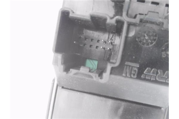 Recambio de mando elevalunas delantero derecho para opel astra j berlina 5p 1.6 selective referencia OEM IAM 13301886  