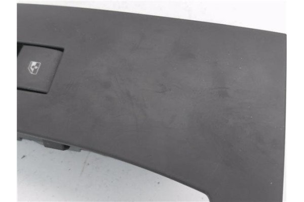 Recambio de mando elevalunas delantero derecho para opel astra j berlina 5p 1.6 selective referencia OEM IAM 13301886  