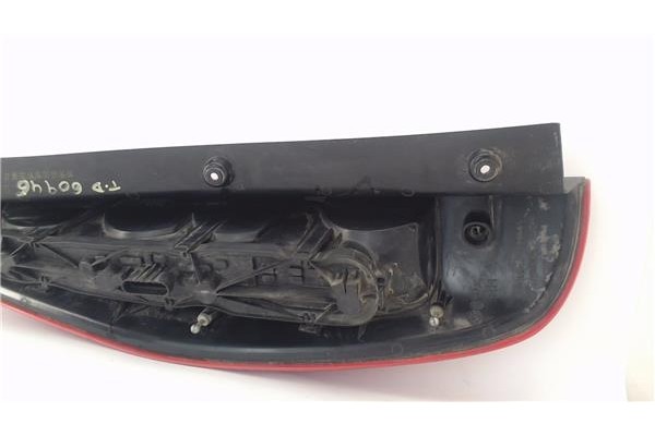 Recambio de piloto trasero derecho para mitsubishi colt cz3 berl. 5 (z30a) 1.3 (z35a, z33a, z34a) referencia OEM IAM MR957374  