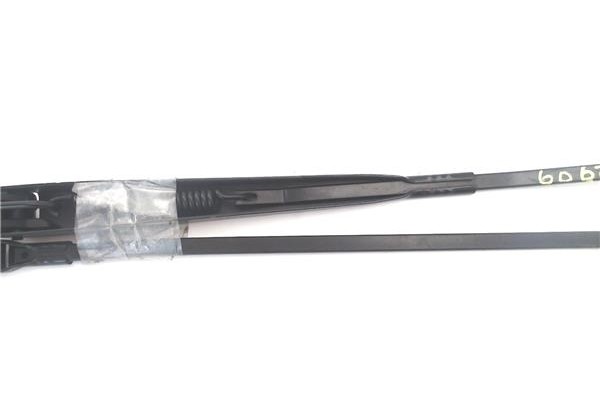 Recambio de brazo limpiaparabrisas delantero para citroen c1 1.0 city edition referencia OEM IAM W000033343  