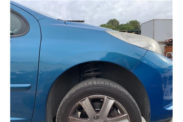 Recambio de aleta delantero derecha para peugeot 207 1.6 hdi referencia OEM IAM 20CP27  