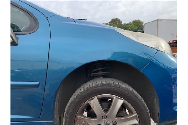 Recambio de aleta delantero derecha para peugeot 207 1.6 hdi referencia OEM IAM 20CP27  