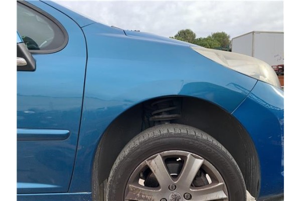 Recambio de aleta delantero derecha para peugeot 207 1.6 hdi referencia OEM IAM 20CP27  