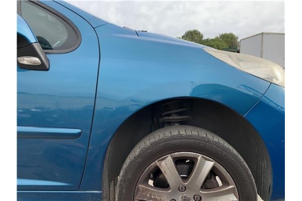 Recambio de aleta delantero derecha para peugeot 207 1.6 hdi referencia OEM IAM 20CP27  